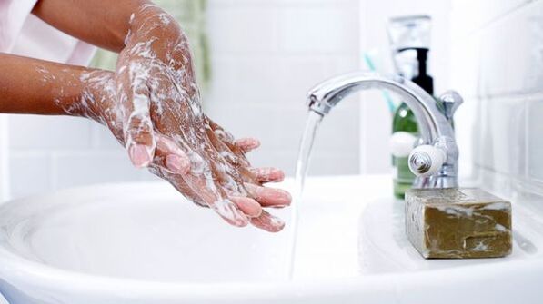 Lavado de mans para evitar vermes